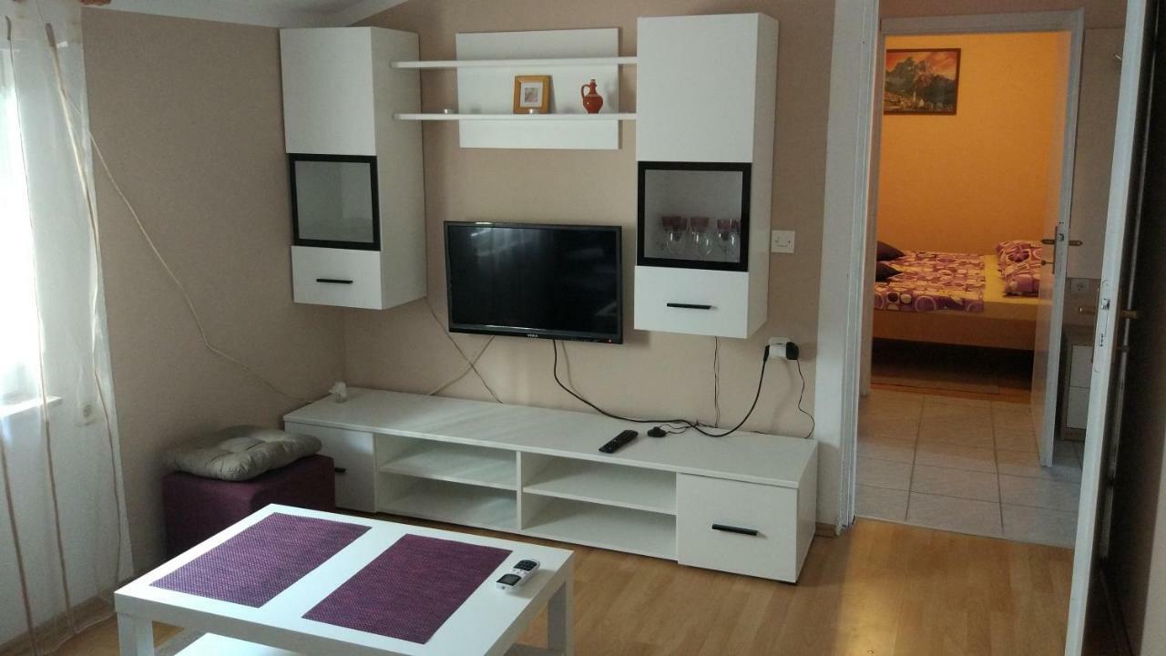 Apartman Jelena Vir Dış mekan fotoğraf